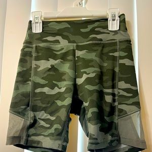 ULTIMATE VS PINK CAMO BIKER SHORTS